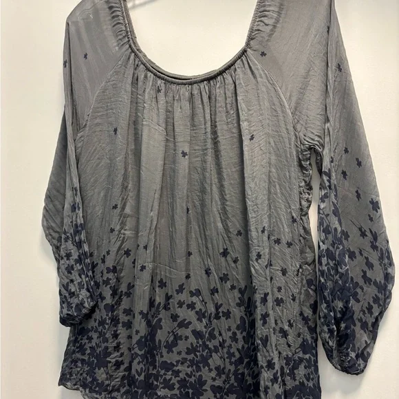 Women's Gray and Blue Floral Top - Picture 2 of 3